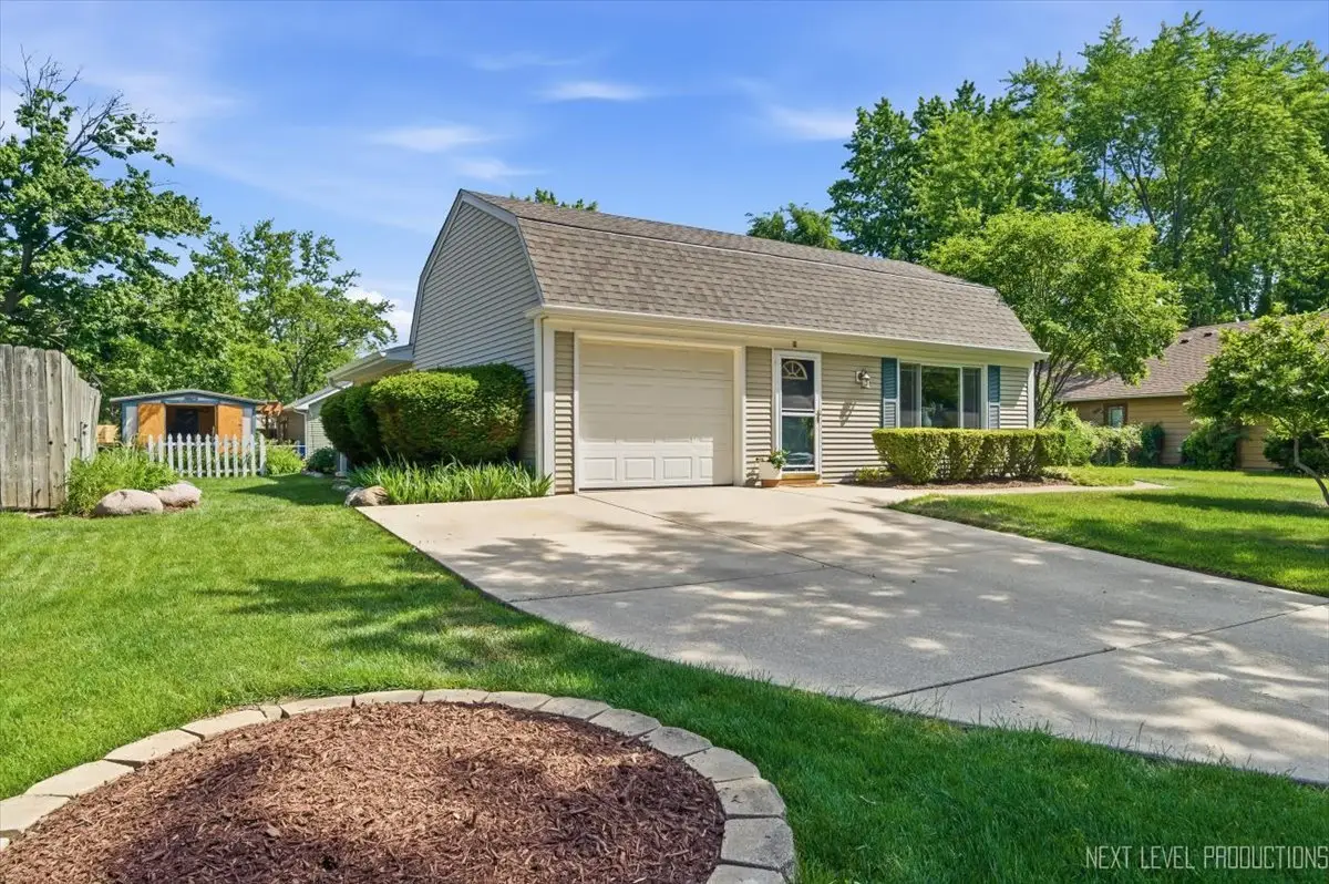 10 Shermead Road, Montgomery, IL 60538 - #1