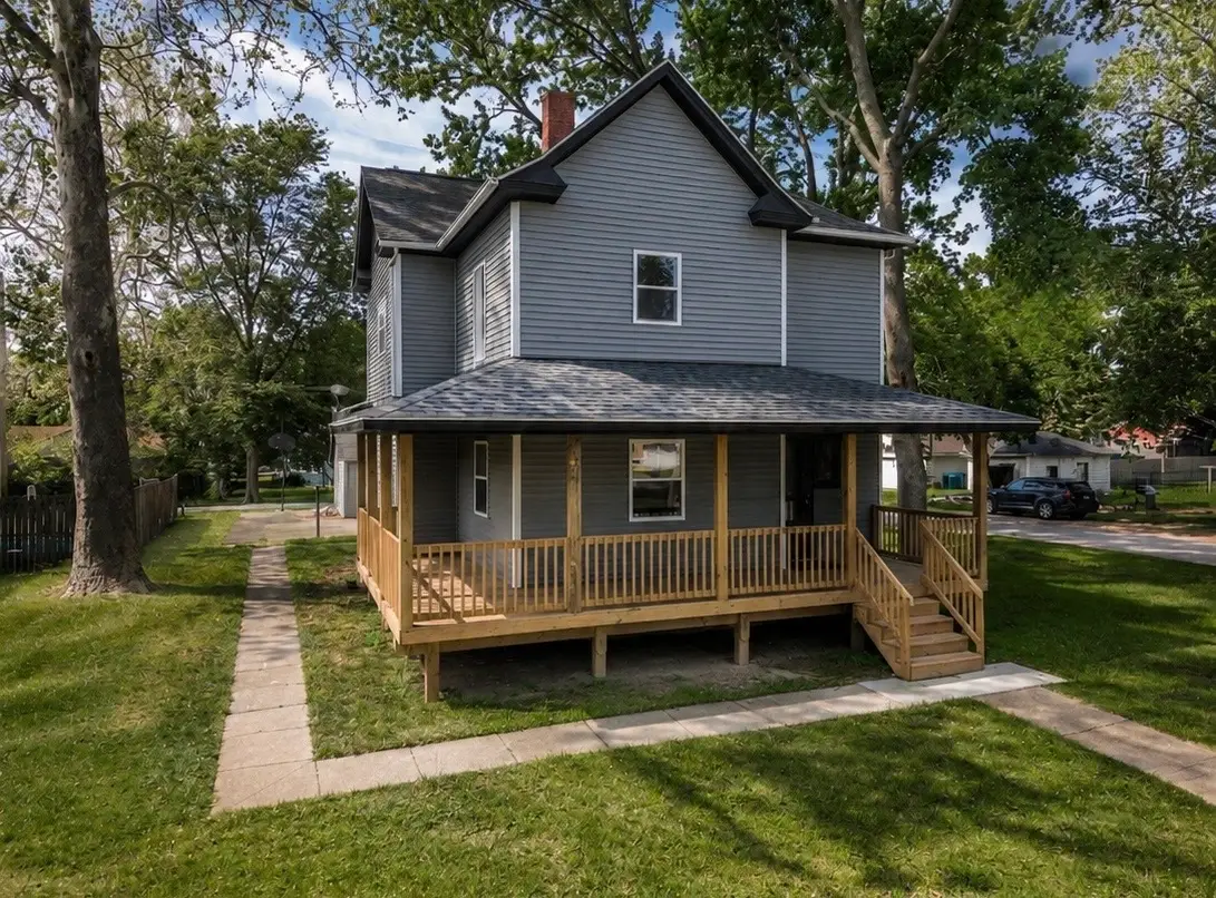 220 W Bennett Street, Pontiac, IL 61764 - #1