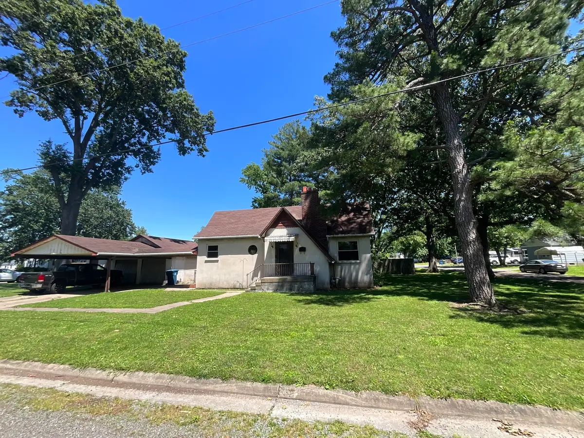 1125 S Maple Street, Centralia, IL 62801 - #1