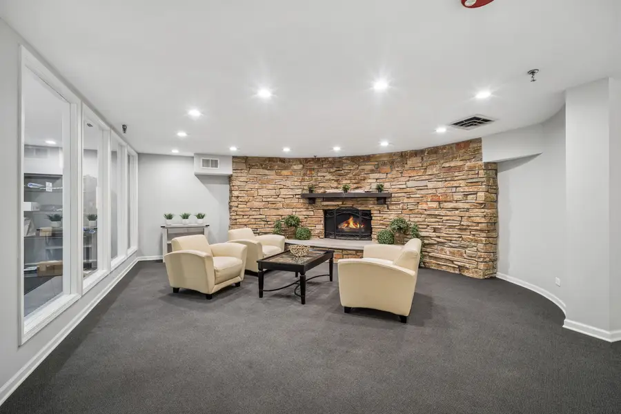 250 W Parliament Place #415, Mount Prospect, IL 60056 - #2