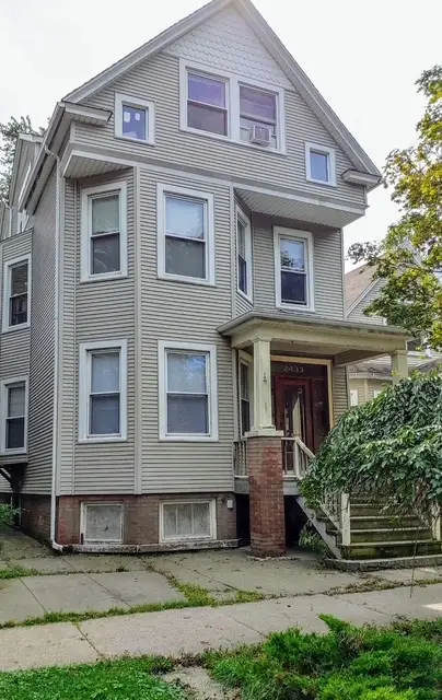 2433 W Berteau Avenue, Chicago, IL 60618 - #1