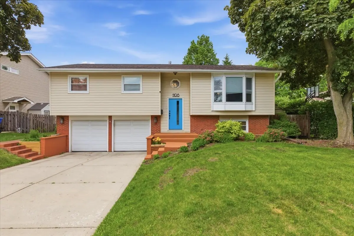 1108 E Barberry Lane, Mount Prospect, IL 60056 - #1