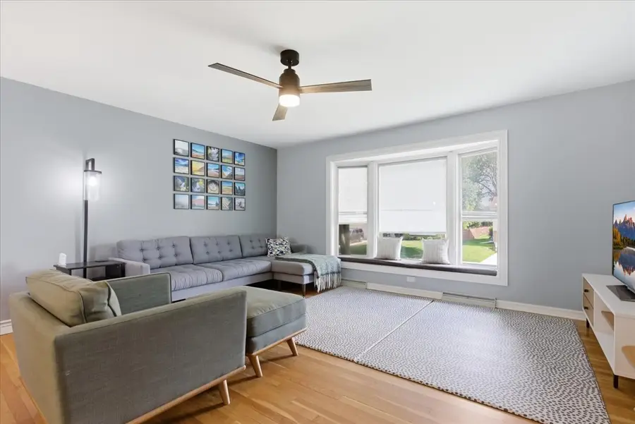1108 E Barberry Lane, Mount Prospect, IL 60056 - #2