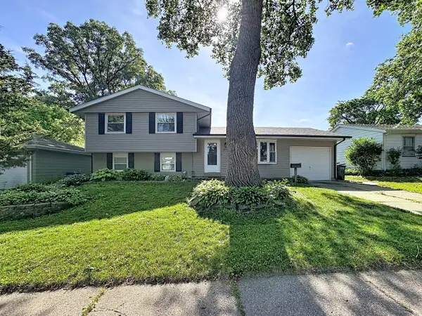 2507 N Hazelwood Avenue, Davenport, IA 52804