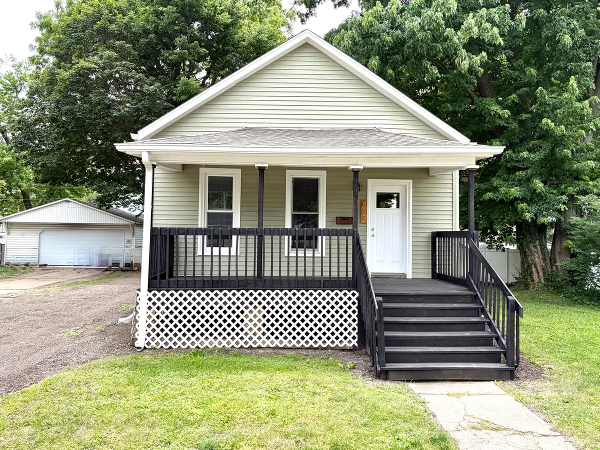809 Douglas Street, Bloomington, IL 61701 - #1