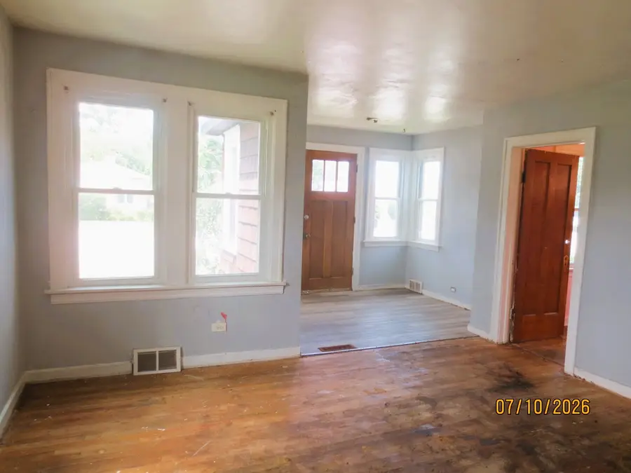 8215 W Forest Preserve Avenue, Chicago, IL 60634 - #3