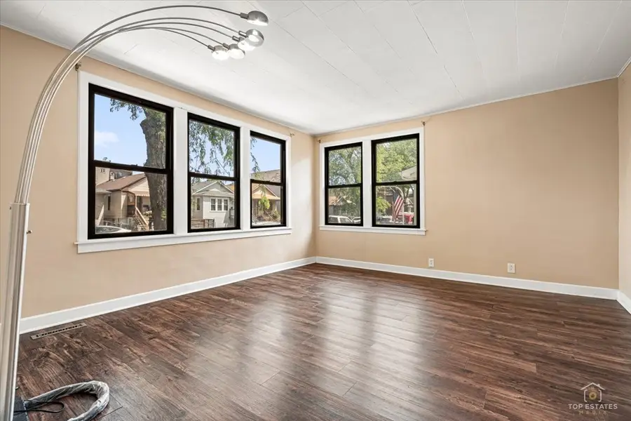 655 W 43rd Place, Chicago, IL 60609 - #3