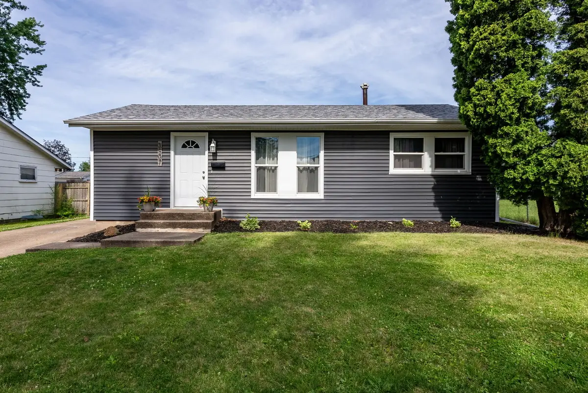 3507 38th Street, Moline, IL 61265 - #1