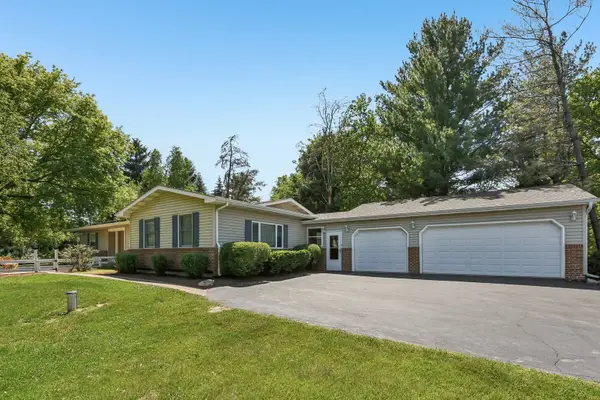 6511 Sands Road, Crystal Lake, IL 60014