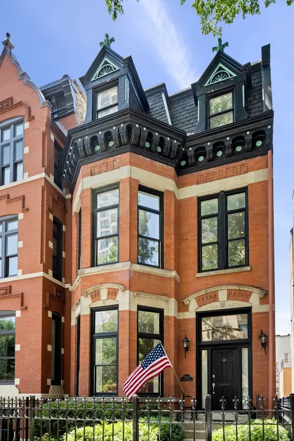2024 N Orleans Street, Chicago, IL 60614