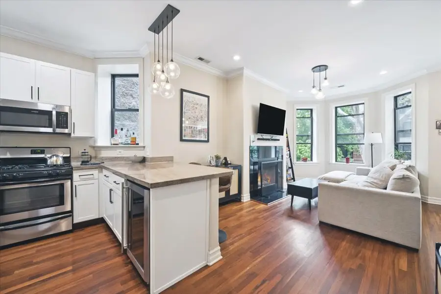 832 W Roscoe Street #2, Chicago, IL 60657 - #2