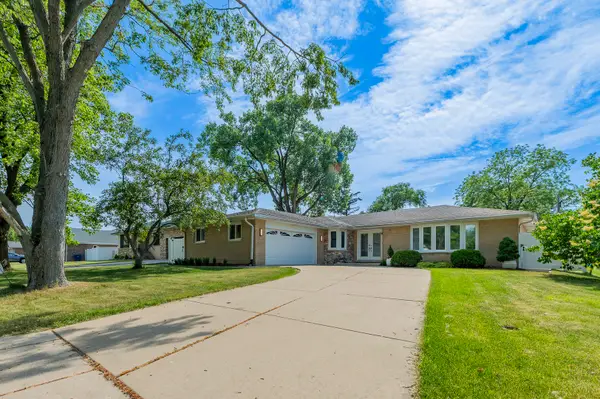 8736 S 80th Court, Hickory Hills, IL 60457