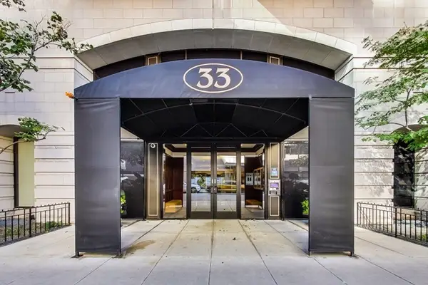 33 W Huron Street #502, Chicago, IL 60654