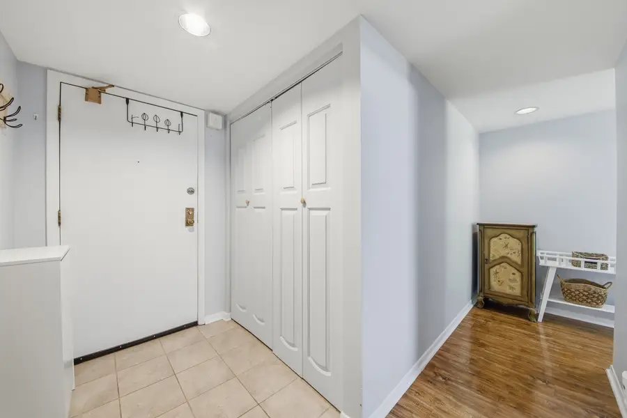 2100 Valencia Drive #102B, Northbrook, IL 60062 - #2