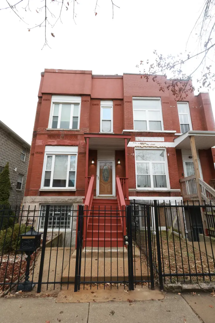 3651 S Giles Avenue, Chicago, IL 60653 - #1