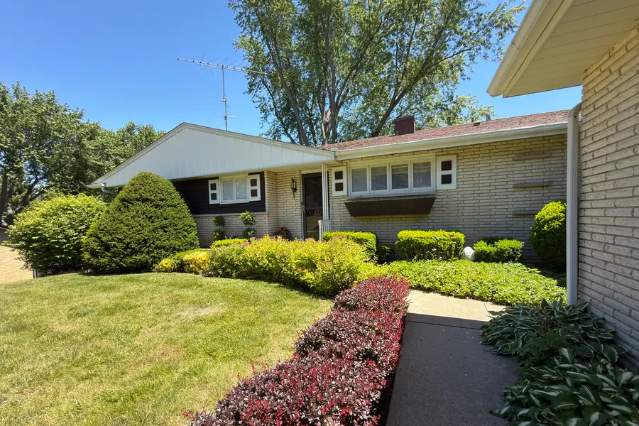 34841 N Leonard Avenue, Ingleside, IL 60041 - #2