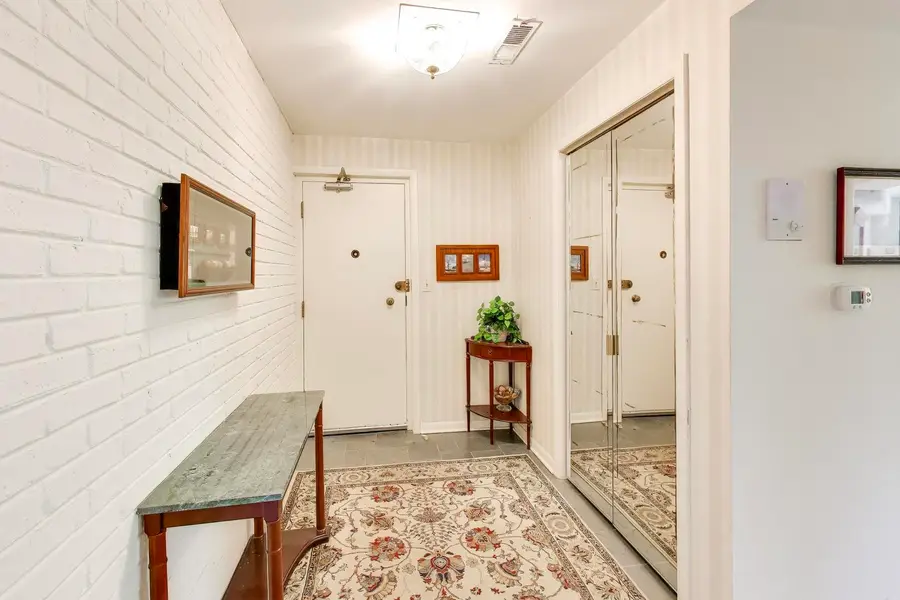 1845 Tanglewood Drive #3D, Glenview, IL 60025 - #3