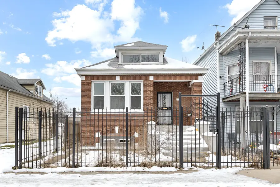 8528 S Escanaba Avenue, Chicago, IL 60617 - #3