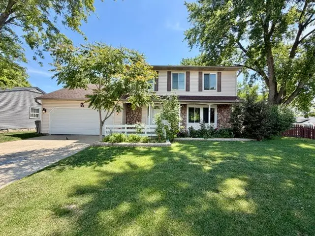34 Highbury Drive, Elgin, IL 60120 - #1