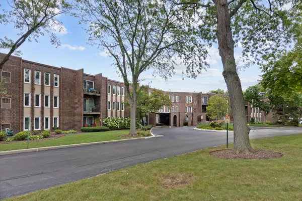 1430 Sandstone Drive #115, Wheeling, IL 60090