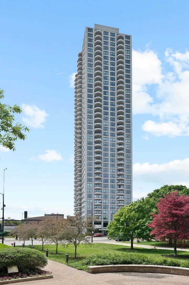 2020 N Lincoln Park West #18M, Chicago, IL 60614 - #1