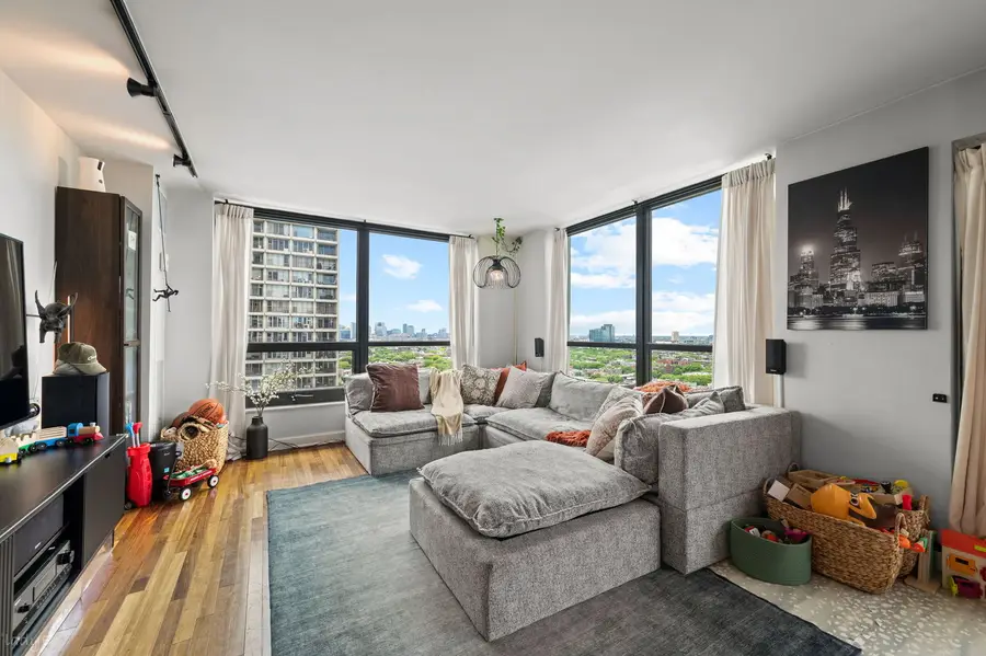 2020 N Lincoln Park West #18M, Chicago, IL 60614 - #3