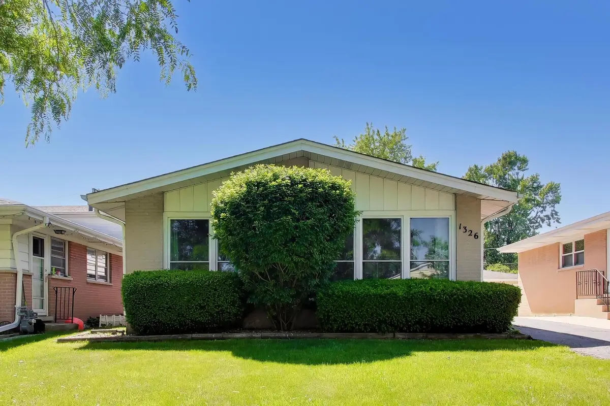 1326 S Dunton Avenue, Arlington Heights, IL 60005 - #1
