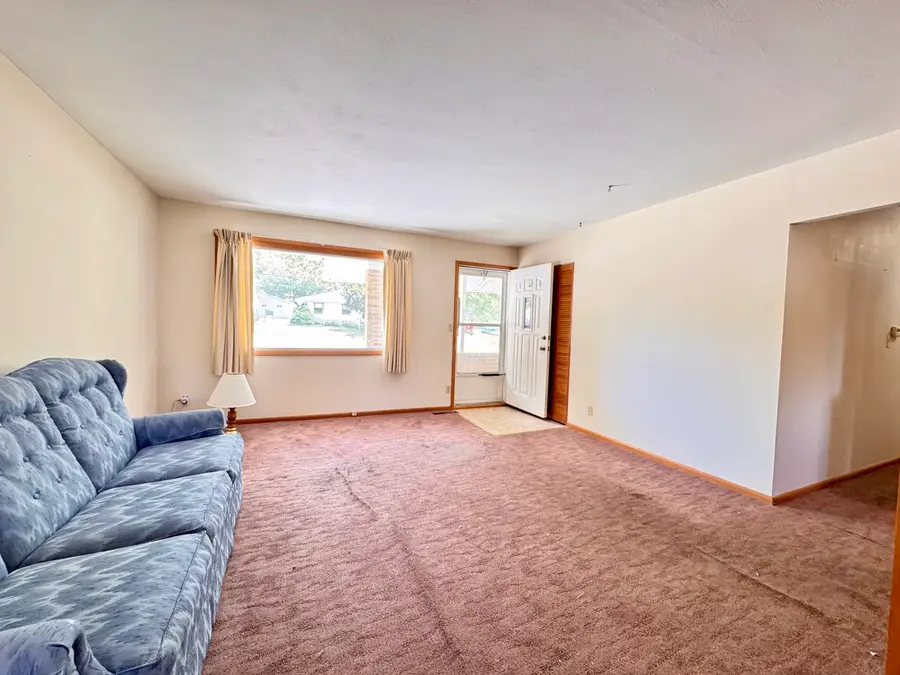 1203 4th Avenue, Dixon, IL 61021 - #2