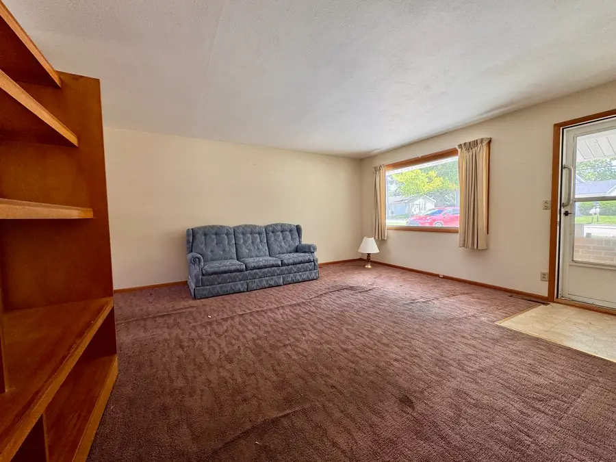 1203 4th Avenue, Dixon, IL 61021 - #3