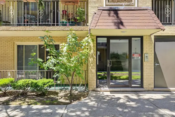 6316 W Montrose Avenue #102, Chicago, IL 60634