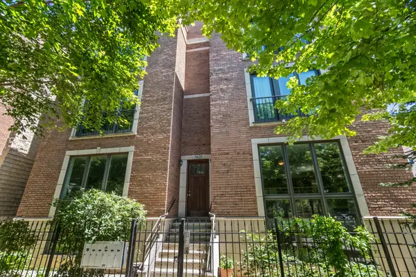 1621 N Mozart Street #1S, Chicago, IL 60647
