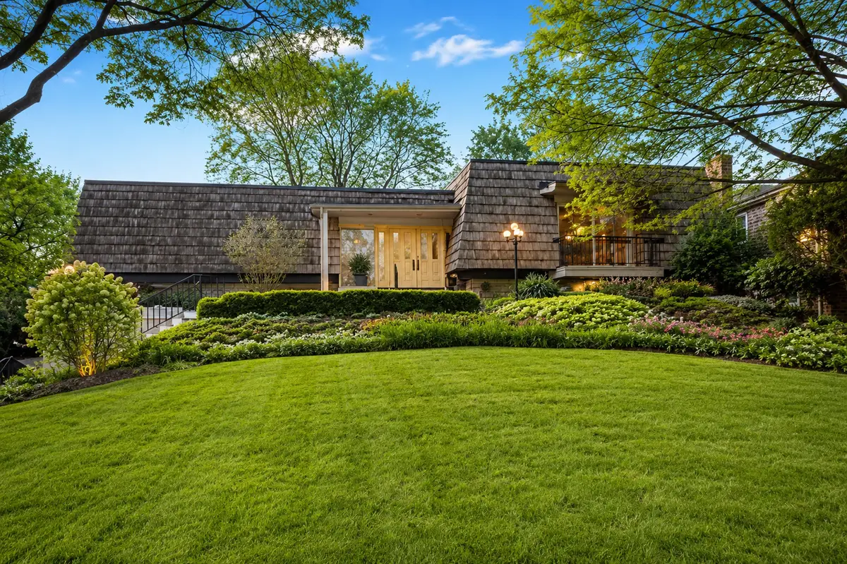 130 Surrey Lane, Burr Ridge, IL 60527 - #1