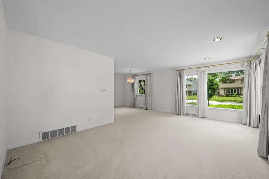 1114 E Dogwood Lane, Mount Prospect, IL 60056 - #2
