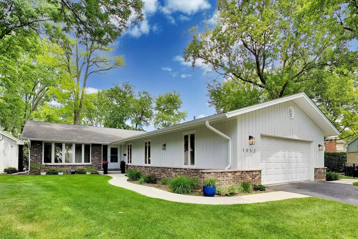 1052 Rolling Pass, Glenview, IL 60025 - #1