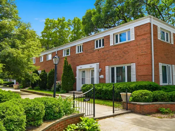 1155 Peterson Avenue #B, Park Ridge, IL 60068