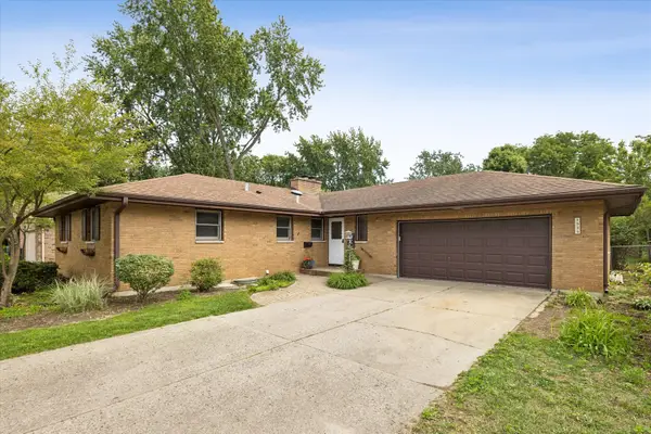 1535 Easy Street, Elgin, IL 60123