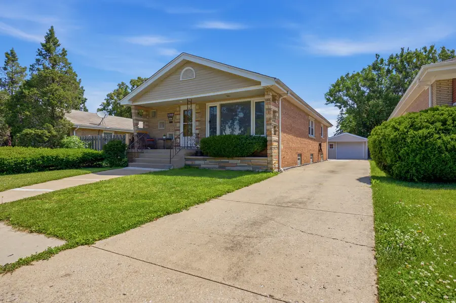 9607 S Sacramento Avenue, Evergreen Park, IL 60805 - #2