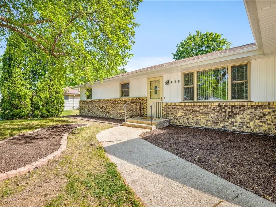 619 Windfield Lane, Machesney Park, IL 61115 - #3