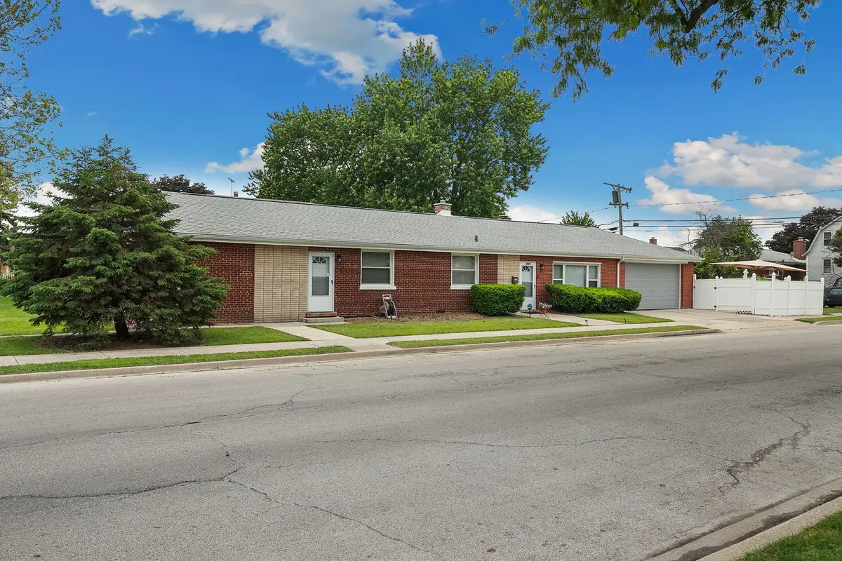 8900 S Utica Avenue, Evergreen Park, IL 60805 - #1