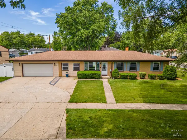 6910 Juniper Street, Hanover Park, IL 60133