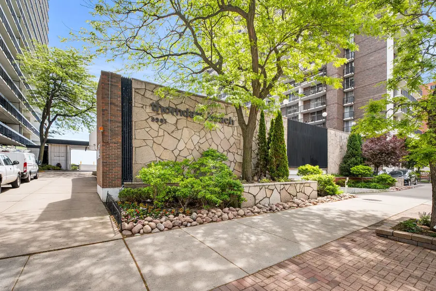 5901 N Sheridan Road #2C, Chicago, IL 60660 - #2