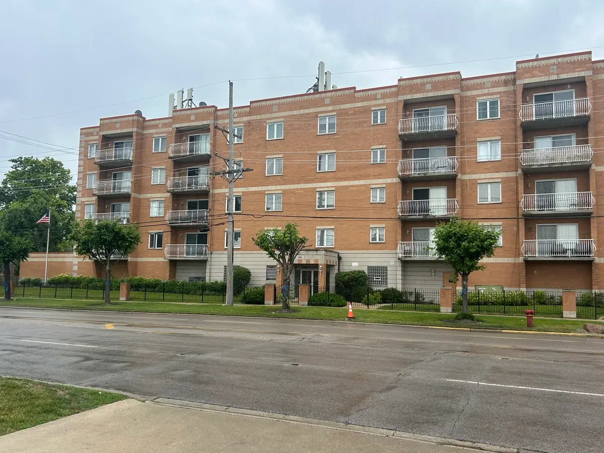 4534 N Cumberland Avenue #401, Chicago, IL 60656 - #1