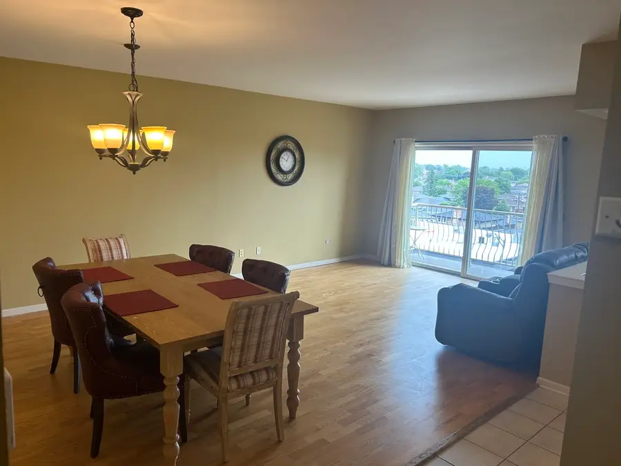 4534 N Cumberland Avenue #401, Chicago, IL 60656 - #2