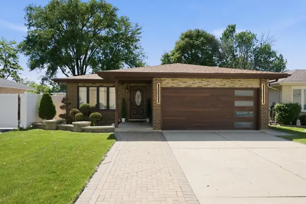 8320 Lamon Avenue, Burbank, IL 60459