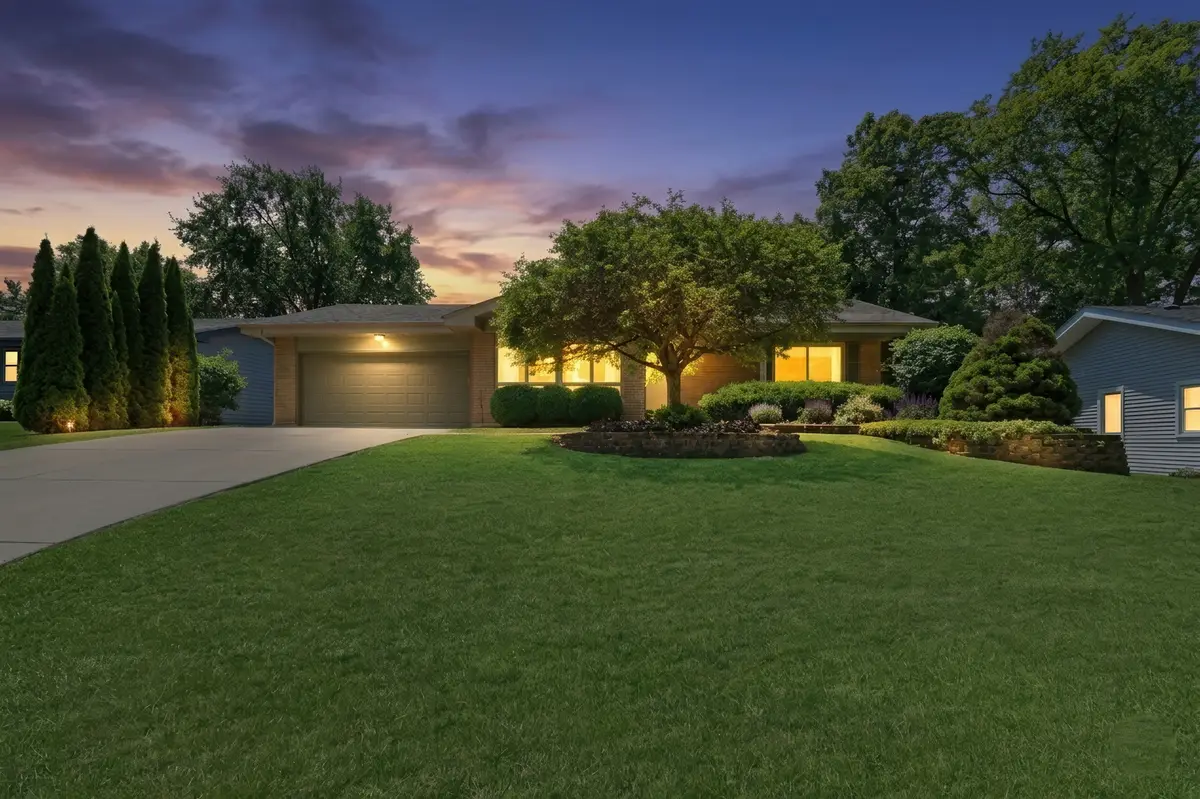 2313 Carriage Lane, Lindenhurst, IL 60046 - #1