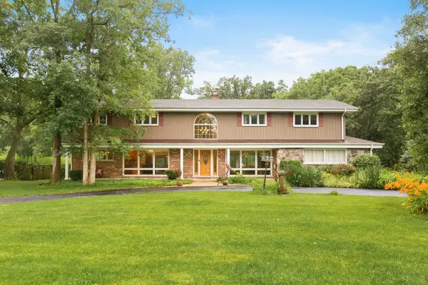 2665 Crestwood Lane, Riverwoods, IL 60015