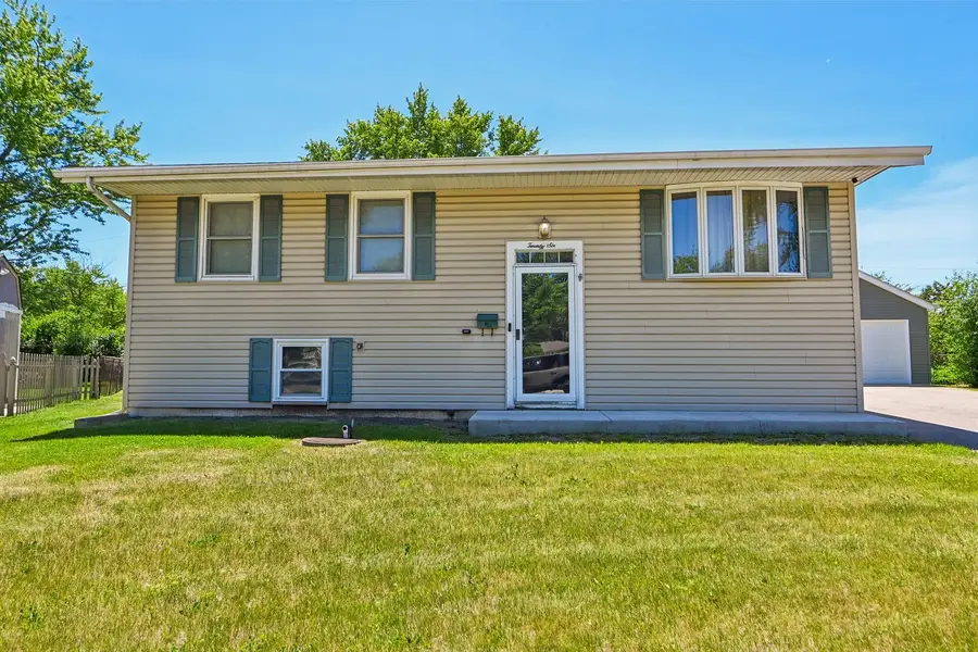 26 Hawthorne Lane, Streamwood, IL 60107 - #2