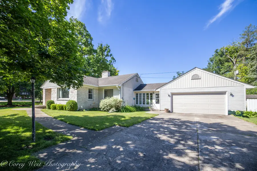801 Lawnwood Avenue, Dekalb, IL 60115 - #2