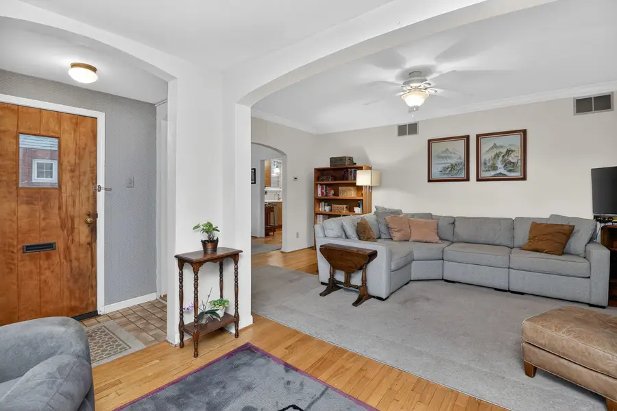 319 E Jefferson Avenue, Wheaton, IL 60187 - #3
