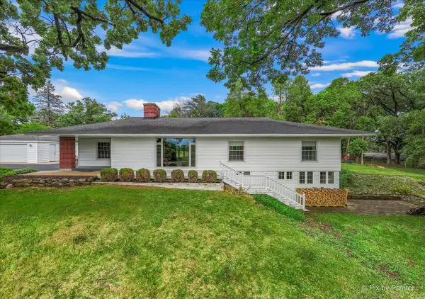 801 Ridgeland Street, Fox River Grove, IL 60021
